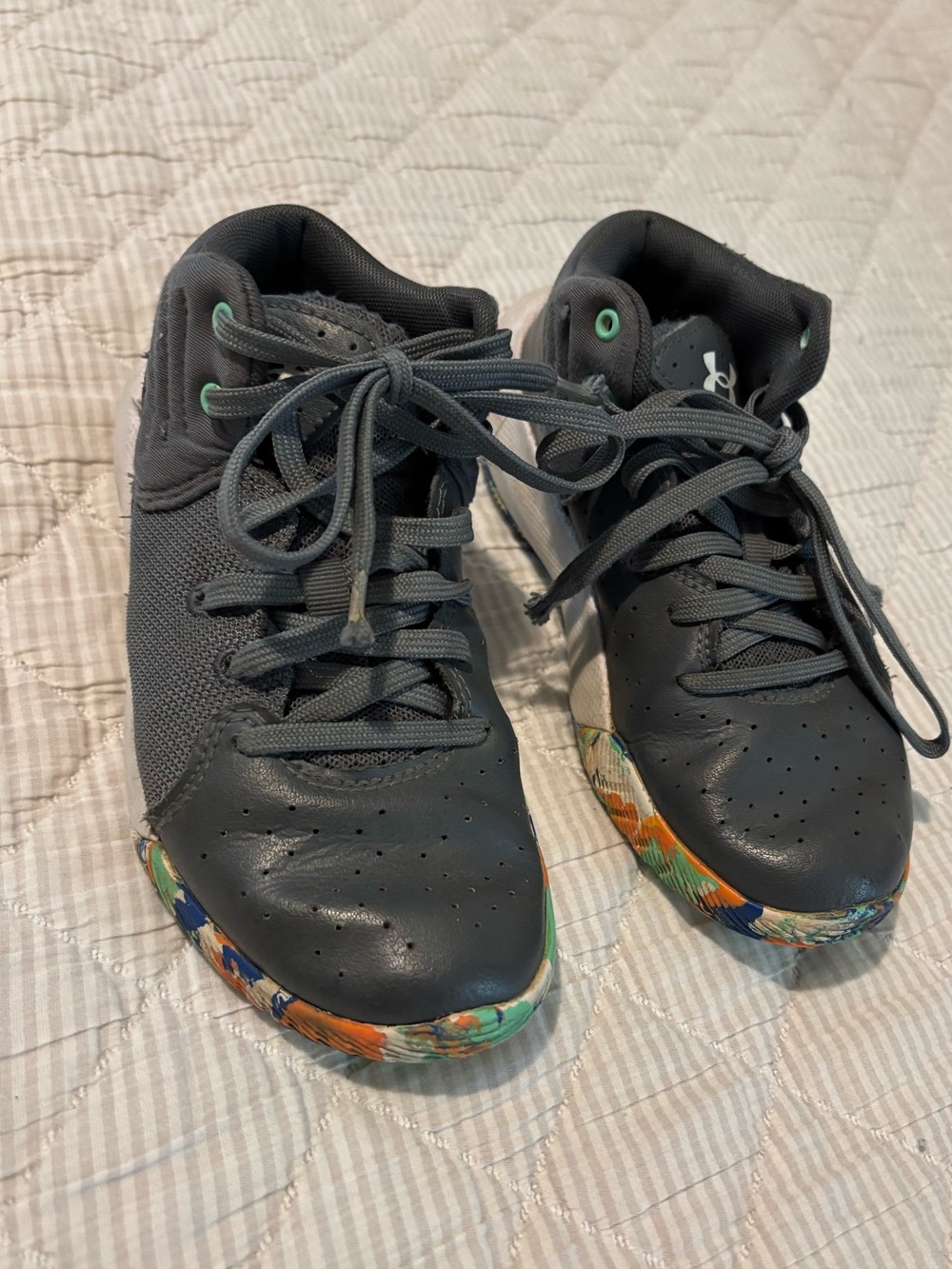 Boys Under Armour high top sneakers size 1.5
